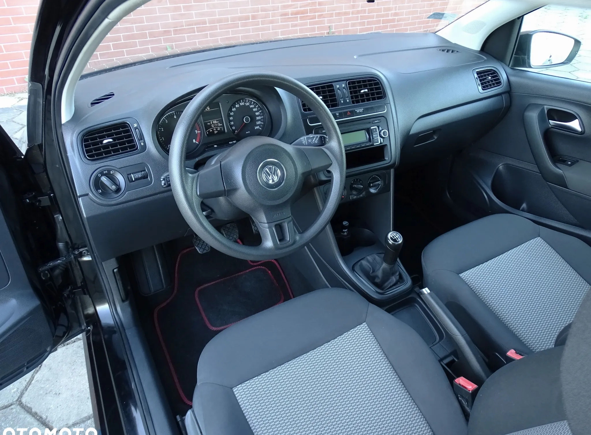 Volkswagen Polo cena 23800 przebieg: 100000, rok produkcji 2011 z Racibórz małe 254